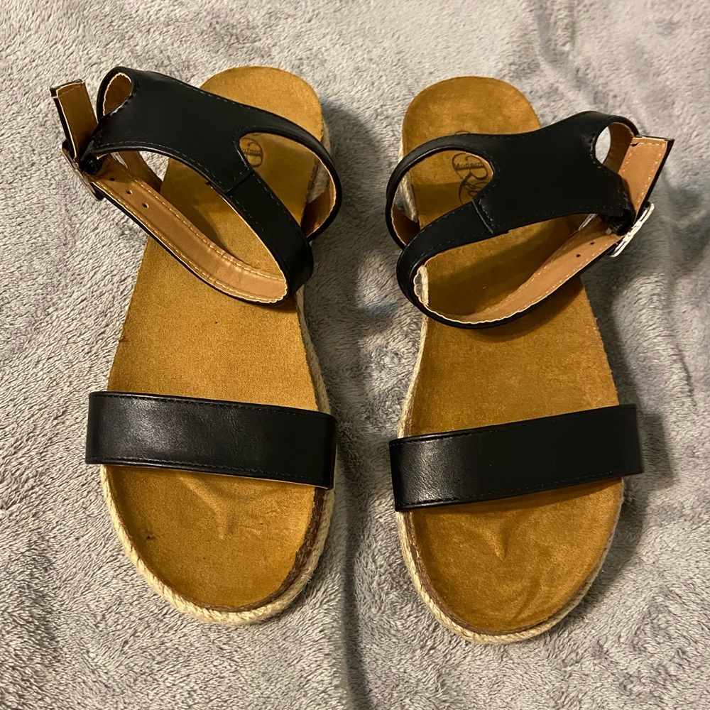 Sandals - Picture 2 of 3